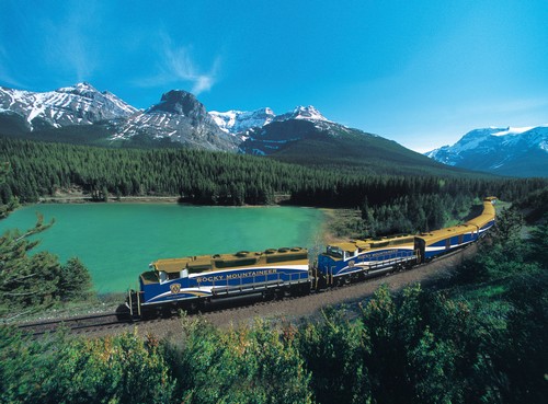 Top 10 Most Scenic Train Rides In The World - Wonderslist