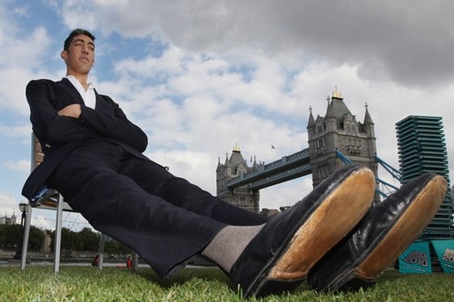 10 Men You Won't Believe Are Real. Sultan-Kosen-Tallest-Man-On-The-Planet